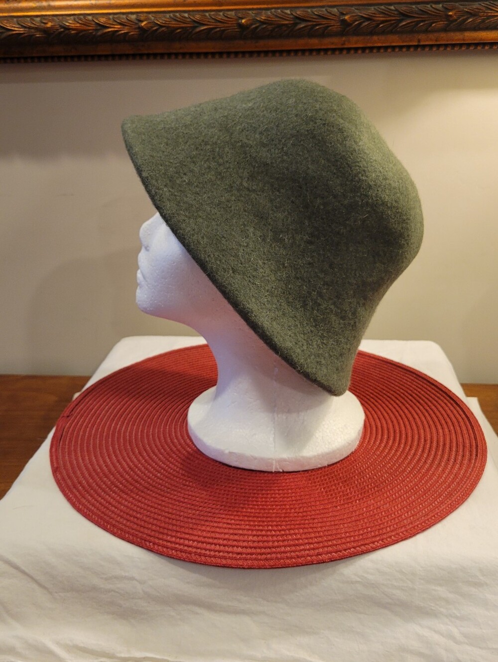 👜NWT~ RACHEL ZOE CLOCHE HAT